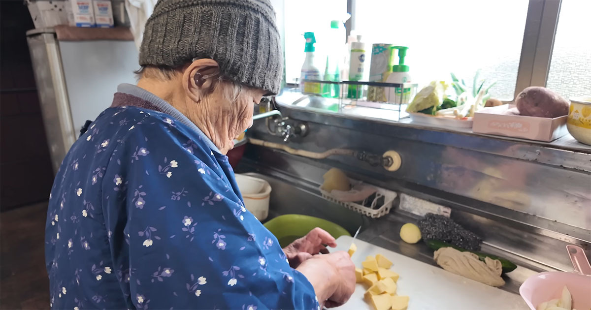 「憧れます」96歳おばあちゃんが作る“昼食”がすごい！　手際の良さに「本当にお料理上手」「愛情たっぷり」（1/3） | ライフスタイル ねとらぼ