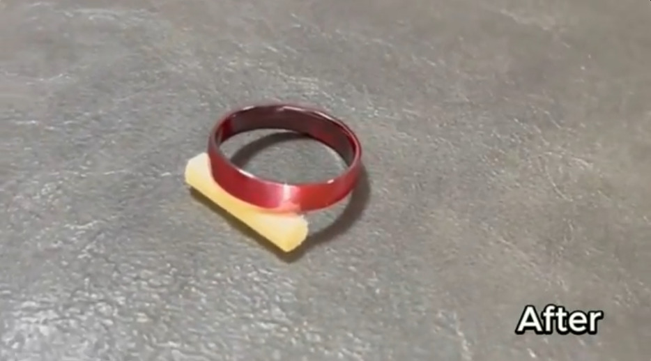 きれいな赤い指輪が完成！