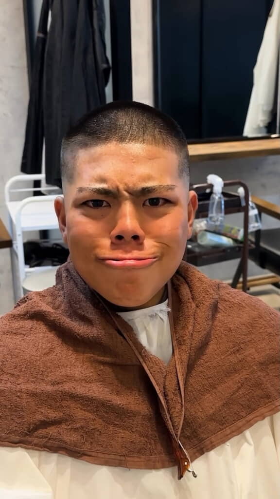 プロの技で坊主フェードに仕上がった