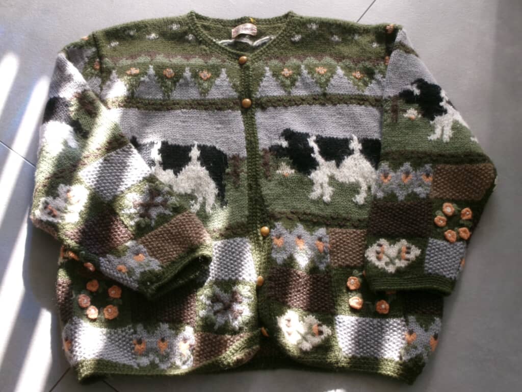 のどかな気持ちになるカーディガンですね