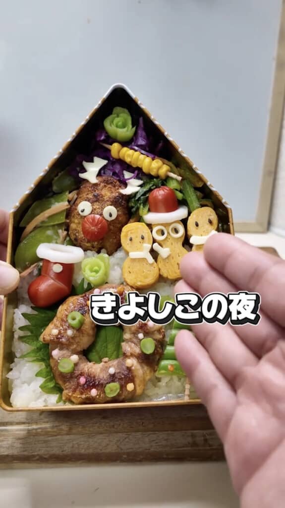雪だるまの卵焼きはそれぞれ「西川きよし」「横山やすし」「氷川きよし」をイメージ