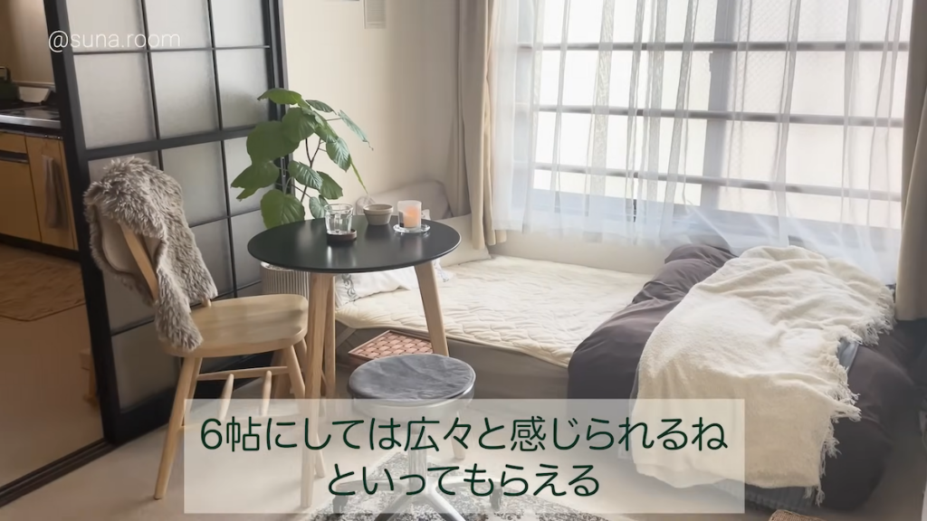 6畳のリビング兼ベッドルーム