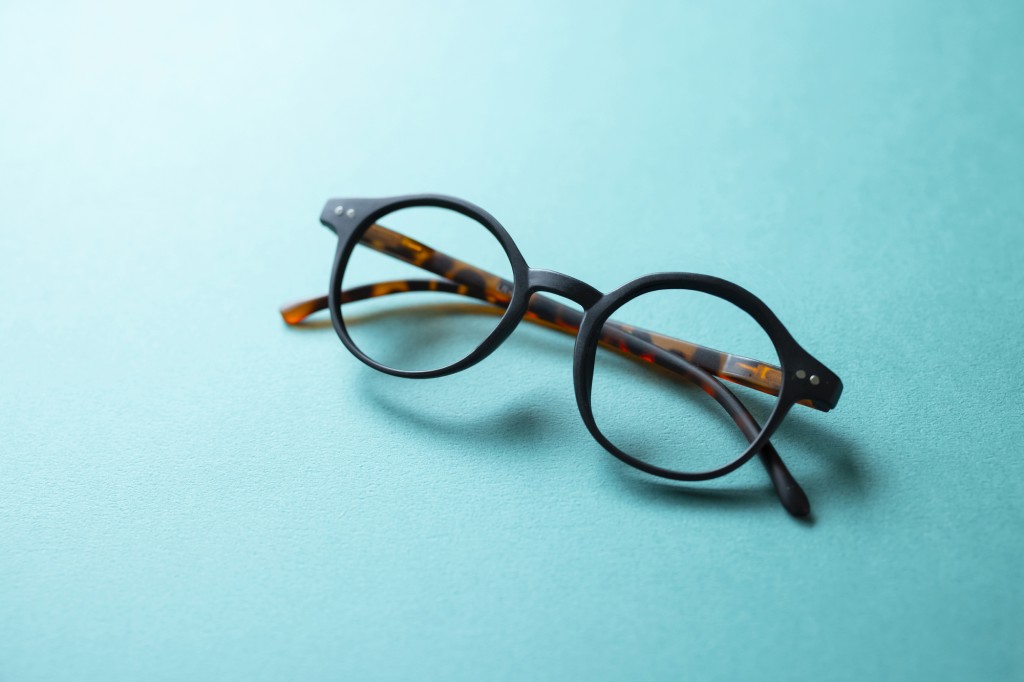 メガネイメージ画像（画像出典：PIXTA）