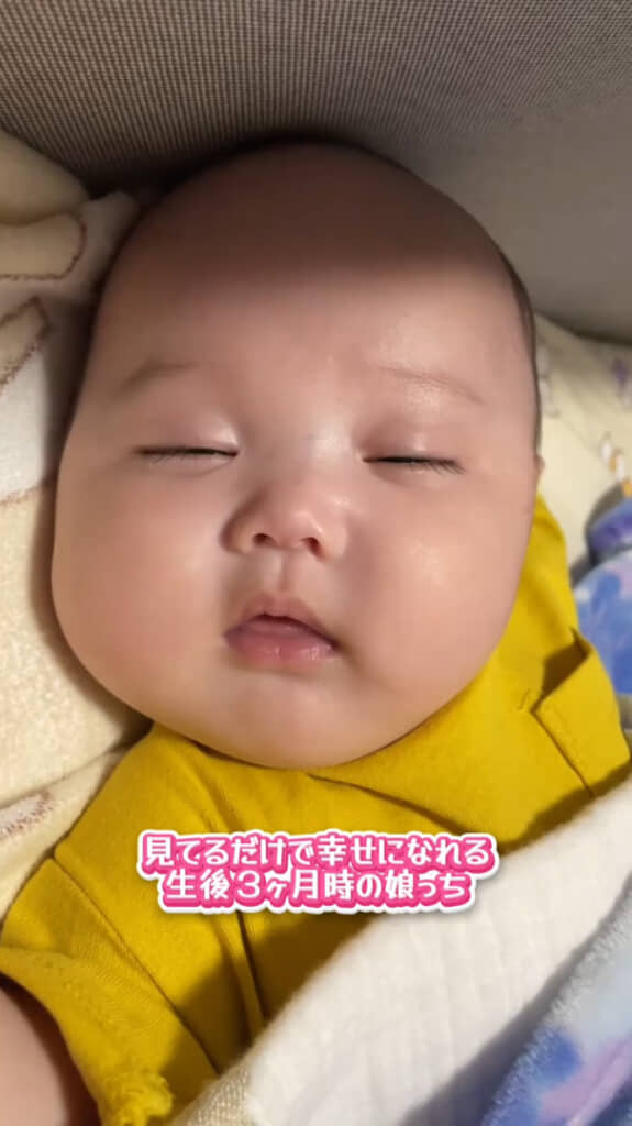 かわいい寝顔を見守っていると……