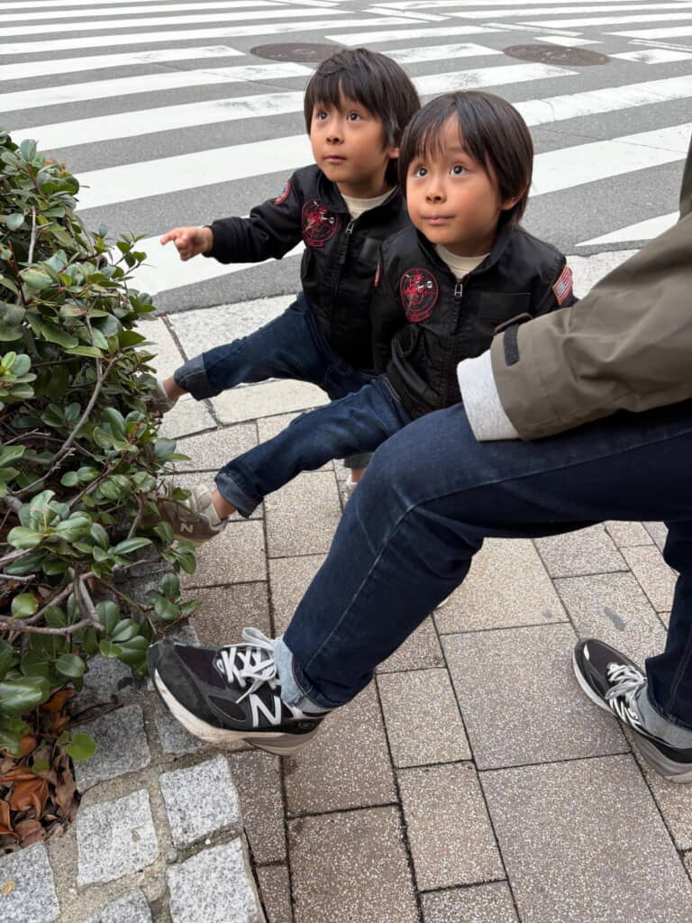2人の息子さんもマネを始めました！
