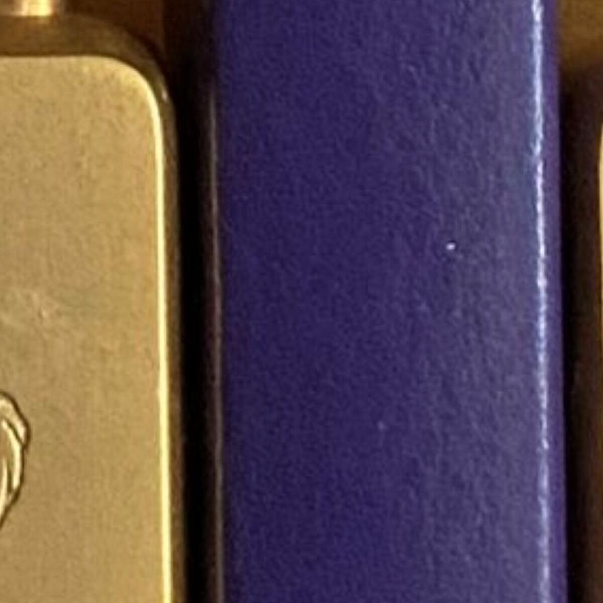 ばあちゃん家を掃除中、重たい箱を発見→開けたら……　キラキラ輝く“中身”に「なにこれっ！」「とんでもないお宝」と268万表示 | ライフスタイル ねとらぼ