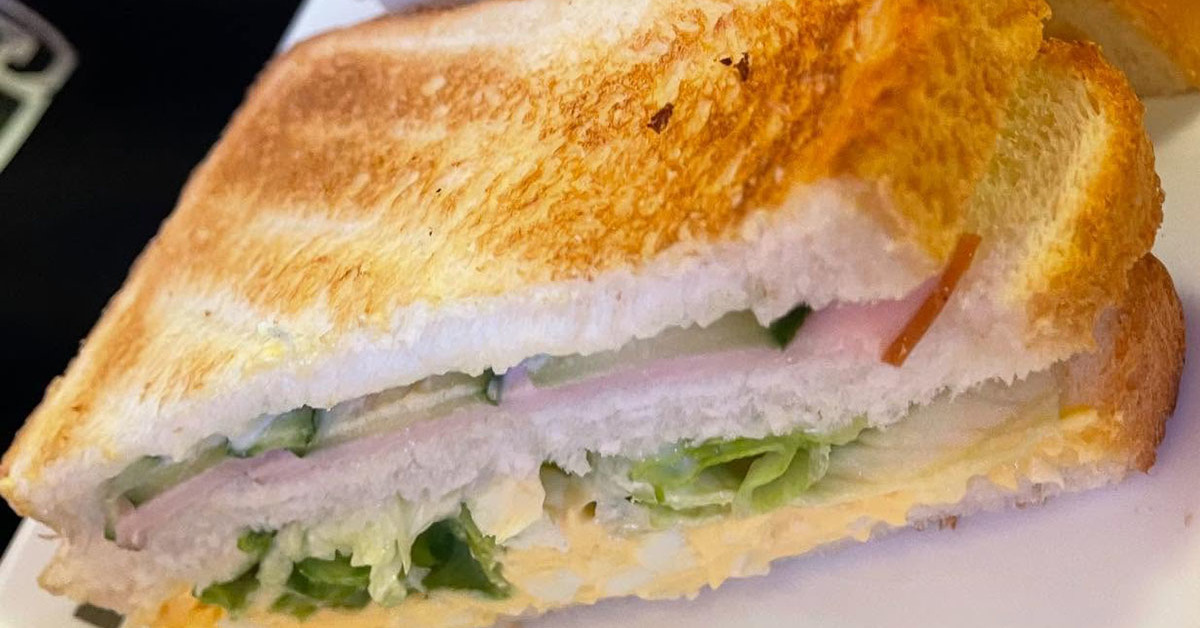 コメダ珈琲店で朝、ミックスサンドとコーヒーを注文→「コントみたい」と笑いを誘った“とんでもない事態”とは……【2025年に読まれた面白記事トップ5】（1/4） | ライフスタイル ねとらぼ