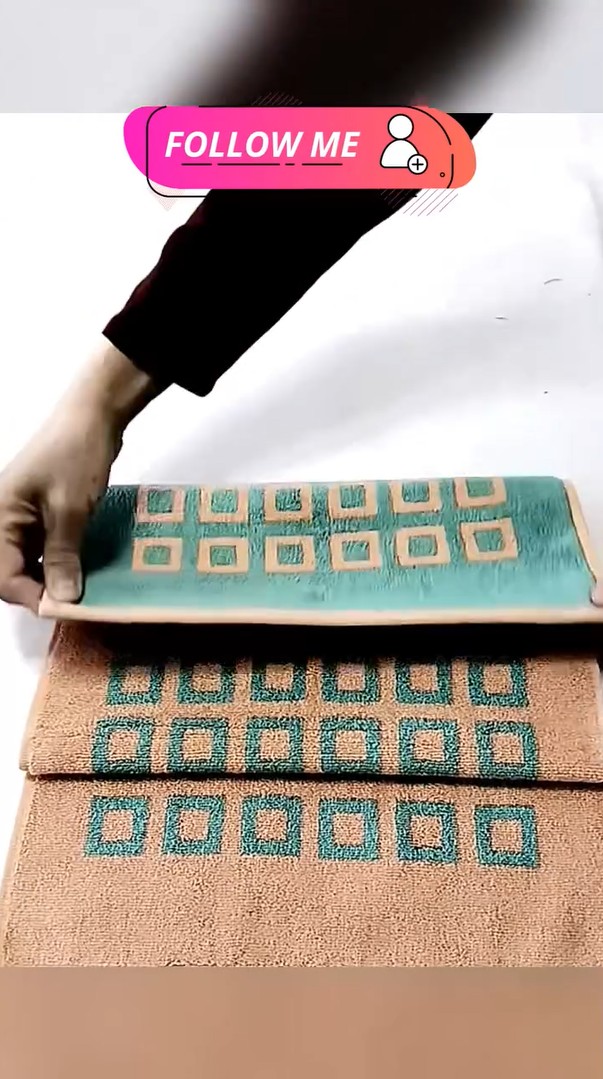 フェースタオルを2回折って、ハンガーに縫うだけで……　“便利なインテリア”に変身「実用的！」「素晴らしいアイデア」【海外】（1/2） | ハンドメイド ねとらぼ