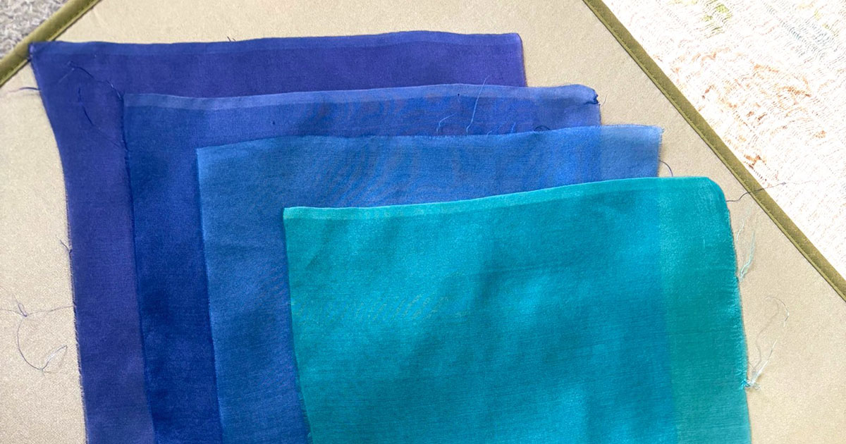 「成人式こういうの着けたい」ごく普通の青い布→職人技で“まさかの作品”が誕生「神がかってます」「もう拝むしかない」（1/3） | ハンドメイド ねとらぼ