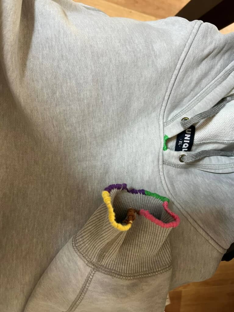 父からもらったユニクロのパーカーをおしゃれにリペア