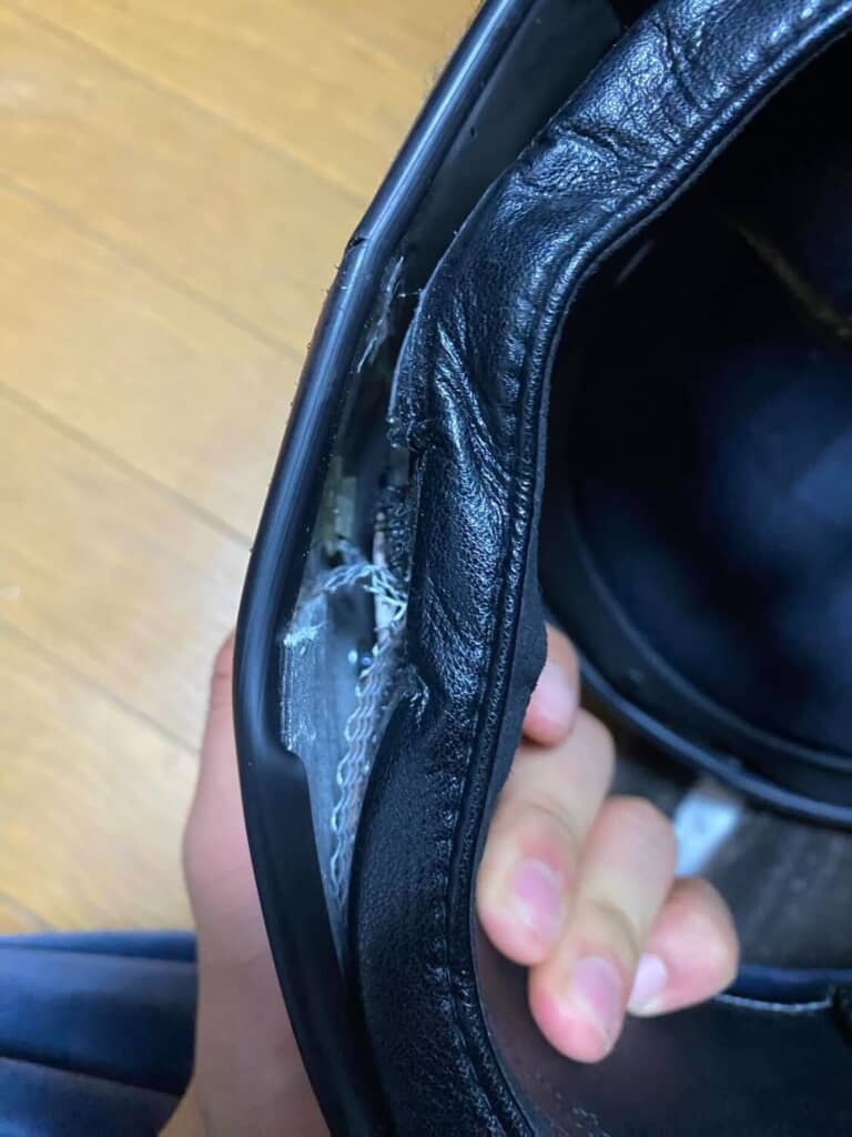 内側は歪んでいる