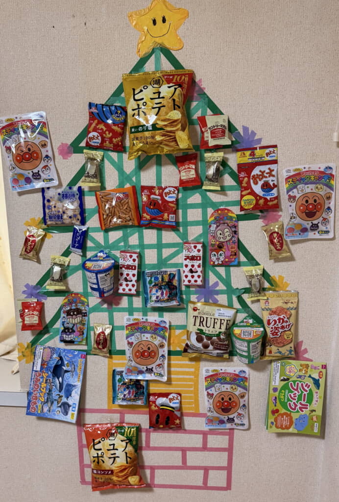 お菓子のツリーだ！