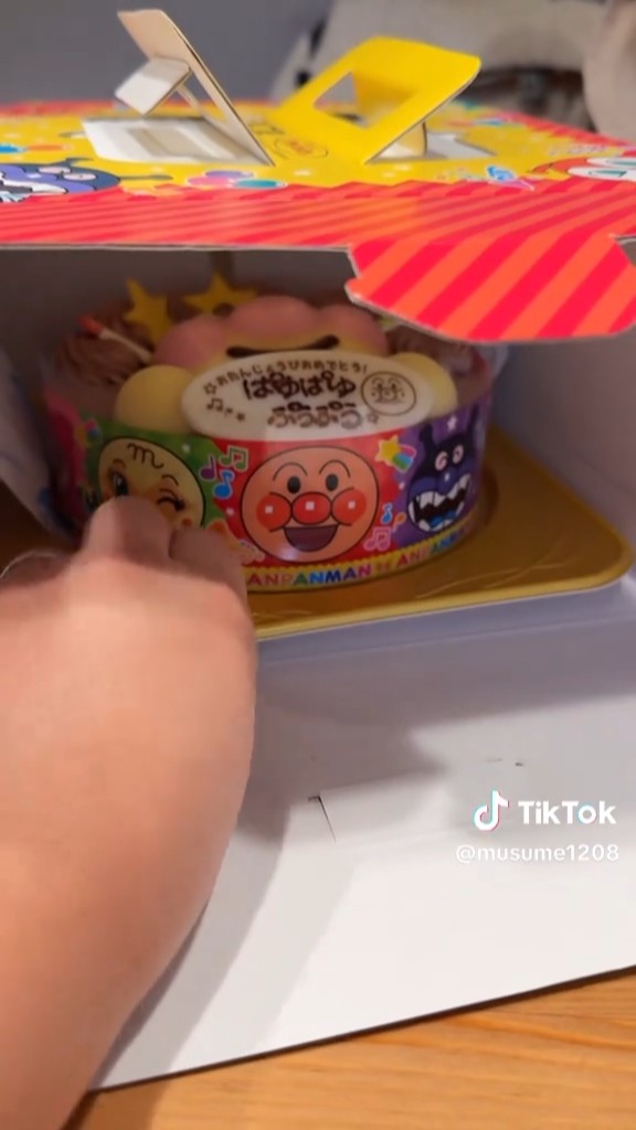 アンパンマンケーキがちょっと見えた！