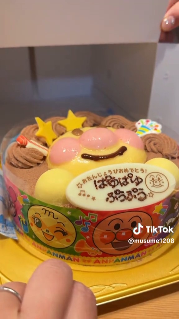 プレートやフィルムにもキャラクターがいる……！