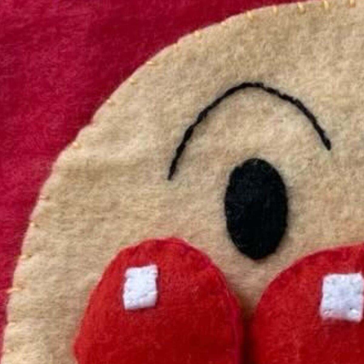 ママが子どもたちのため、1針1針縫って作ったのは……　大喜びのアンパンマングッズに「何これっ！」「売ってたら絶対買う」 | ライフスタイル ねとらぼ