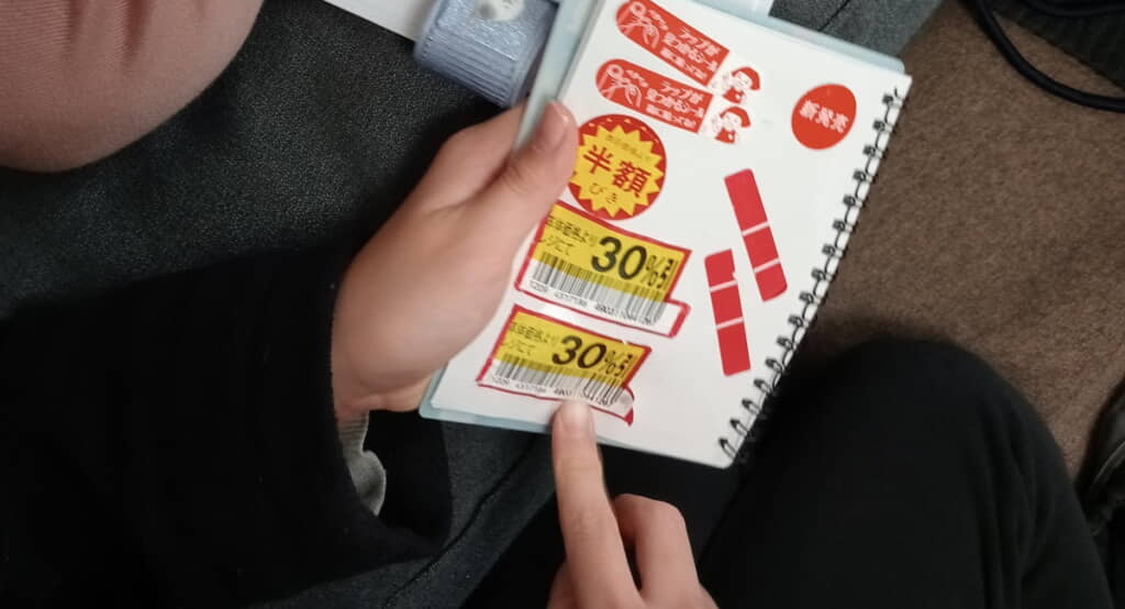 娘さんが揃えた個性的なシールラインアップ