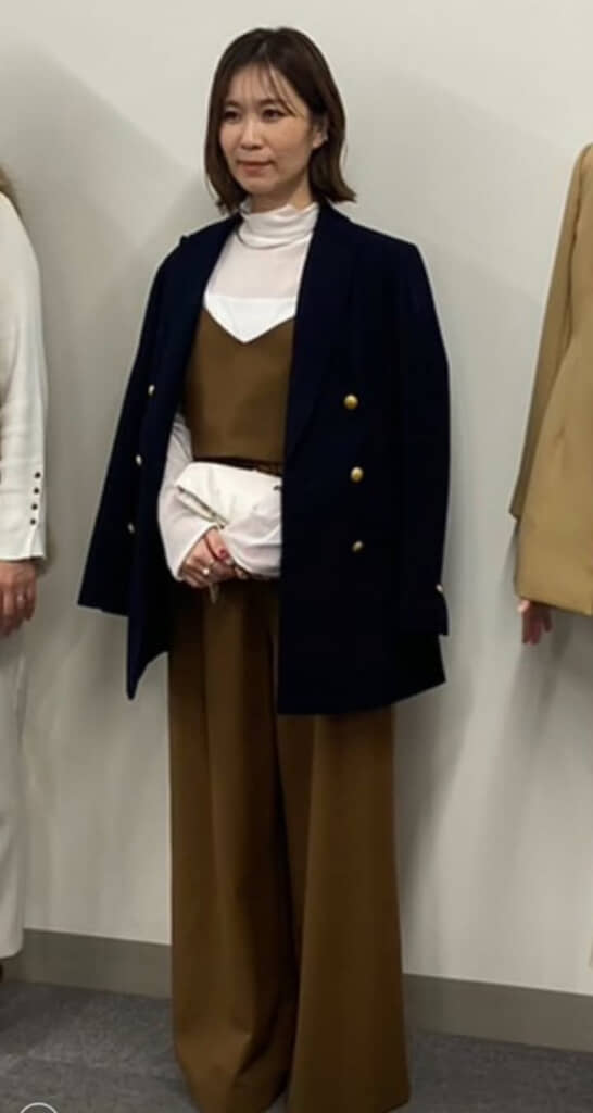 シンプルな服なのに華やかでおしゃれ！