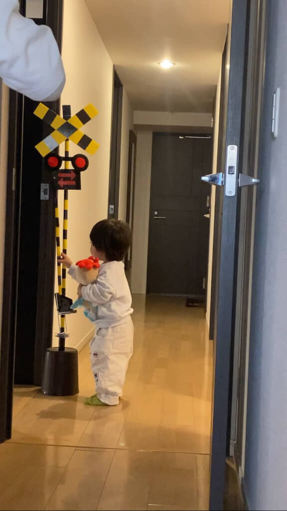 かっこいい踏切警報機がおうちに（！）