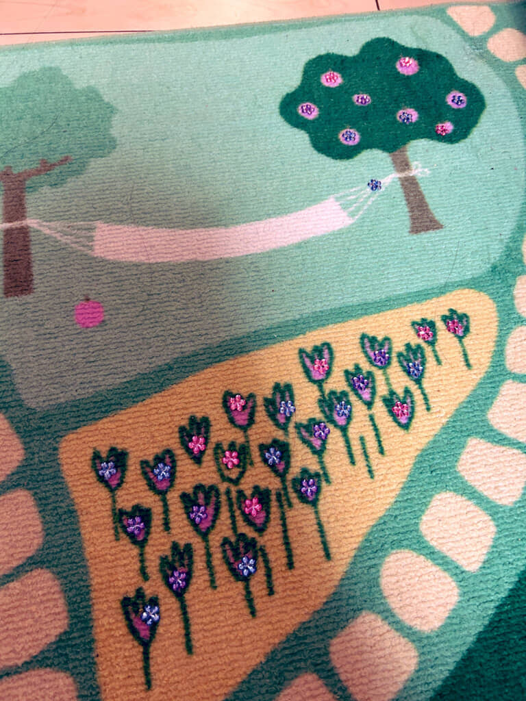 いつの間にかキラキラのシールが……！