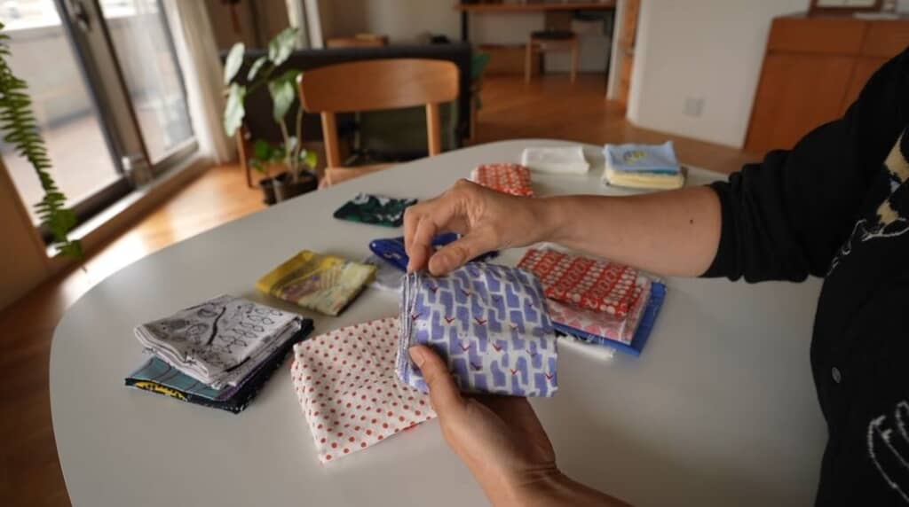 選別するサチコさん