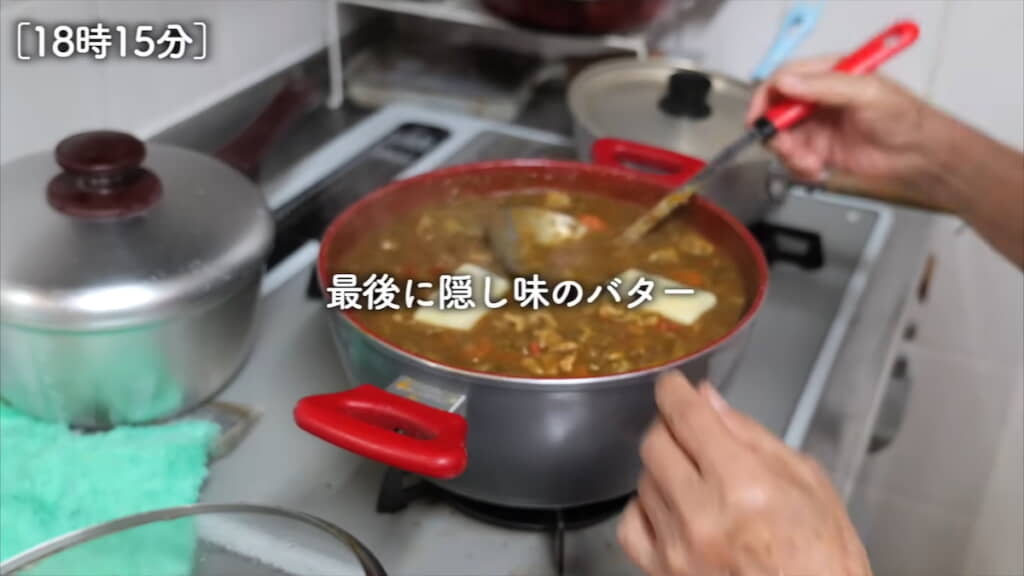 カレーの仕上げはバターで
