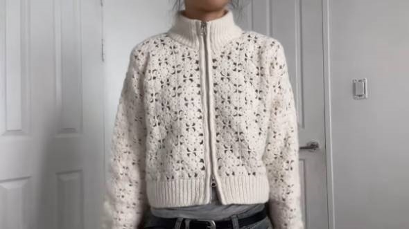 かわいいジップアップカーディガンが完成（※画像はYouTubeチャンネル／@hiyojeongから）