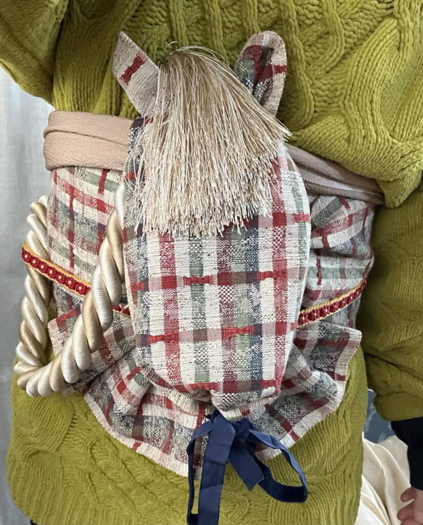 チェック柄で結んだお馬さん（半幅帯）