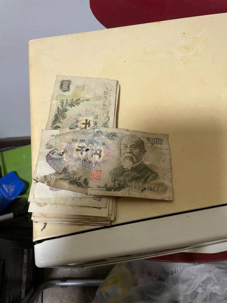 伊藤博文の肖像が描かれている古い1000円札