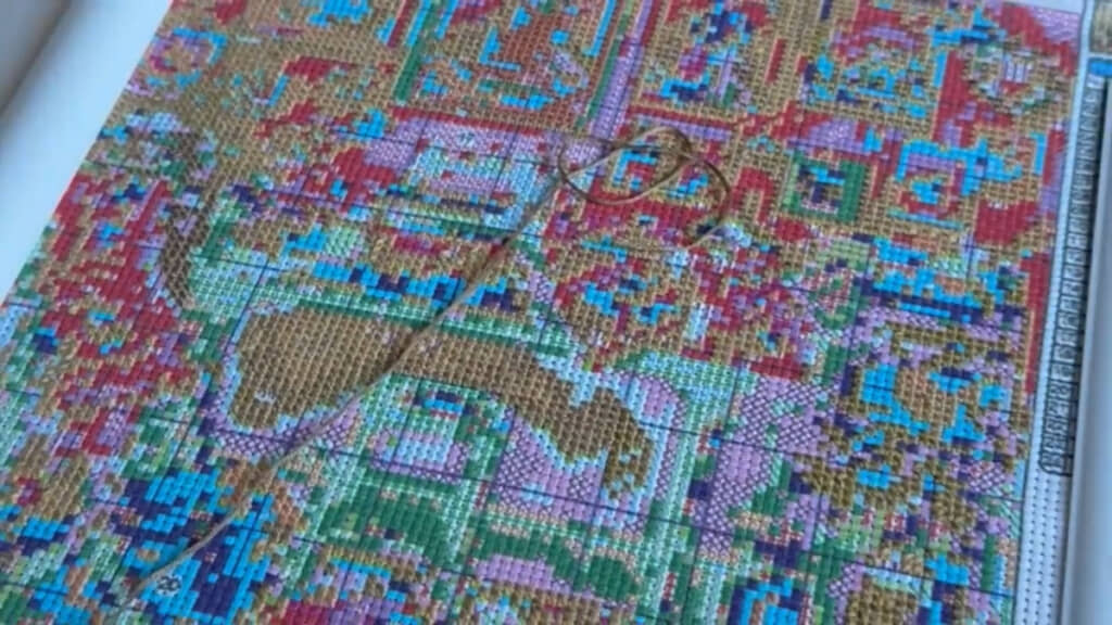 とにかく「無心でできる」というクロスステッチの制作風景