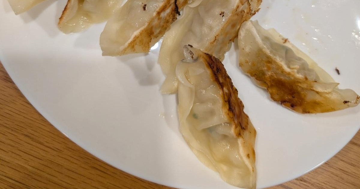 ←夫がいないとき いるとき→　「冷凍ギョーザの焼き方」の違いに共感殺到「愛だねぇーーー」「1人だと堕落していく」（1/2） | ライフスタイル ねとらぼ