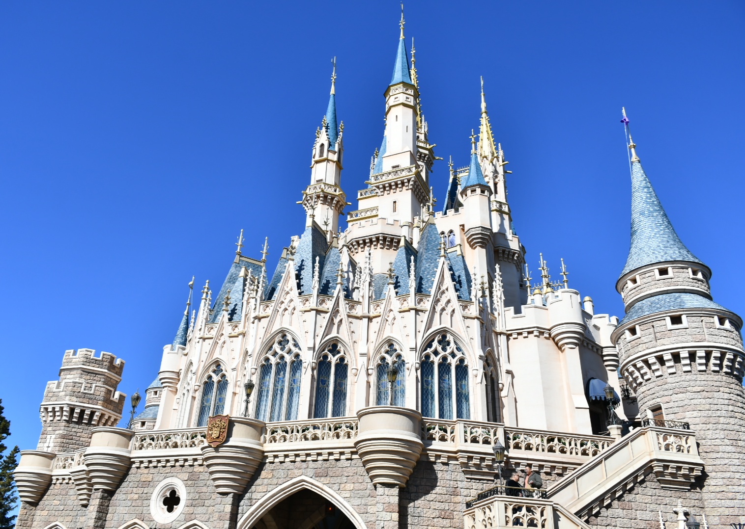 「個人的に1番うまい」東京ディズニーリゾートに“冬の超人気メニュー”が帰ってくる！　わずか18日間の販売に「わー食べたい」「ずっと売ってくれ」 | ディズニー ねとらぼ