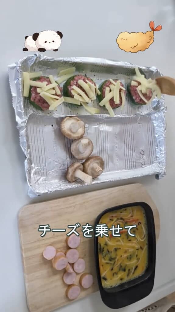上に塩こしょうとチーズをかけて