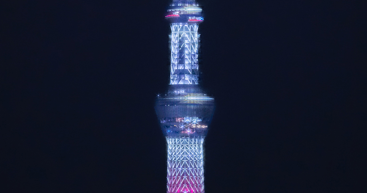 三日月＆スカイツリーを撮影したら……「ずっと見てられる」　290万表示の“幻想的な光景”に「すげえ」「タキシード仮面様が立ってそう」（1/2） | 写真 ねとらぼ