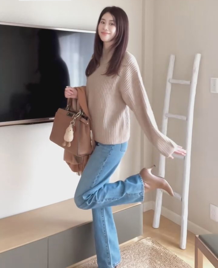 ブルーデニムが爽やか！