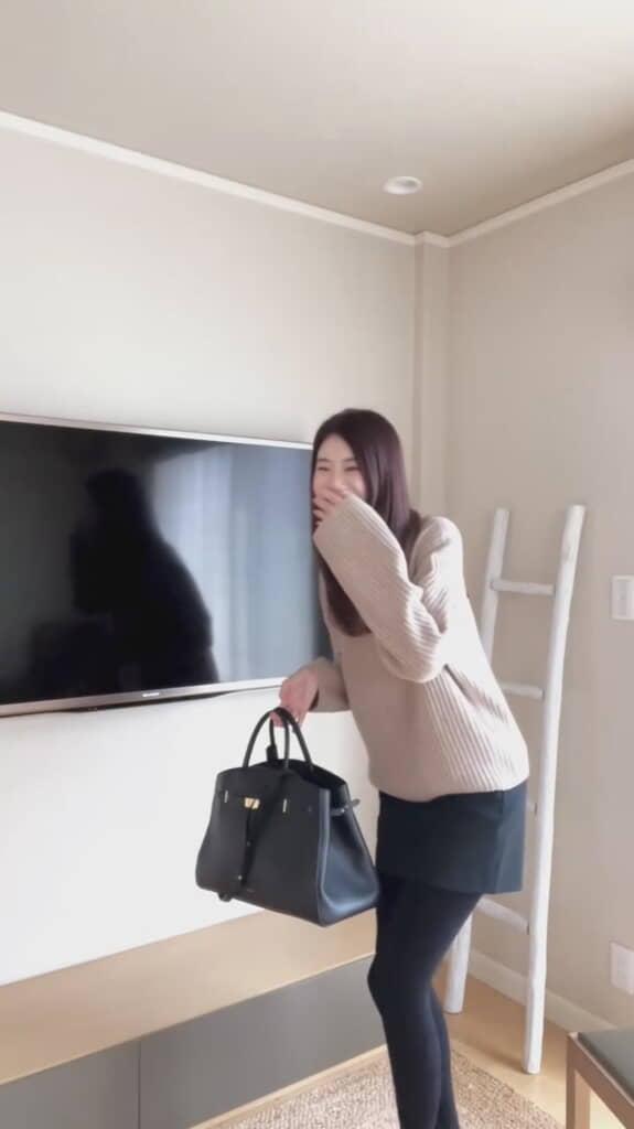 黒色でぐっとシックな雰囲気