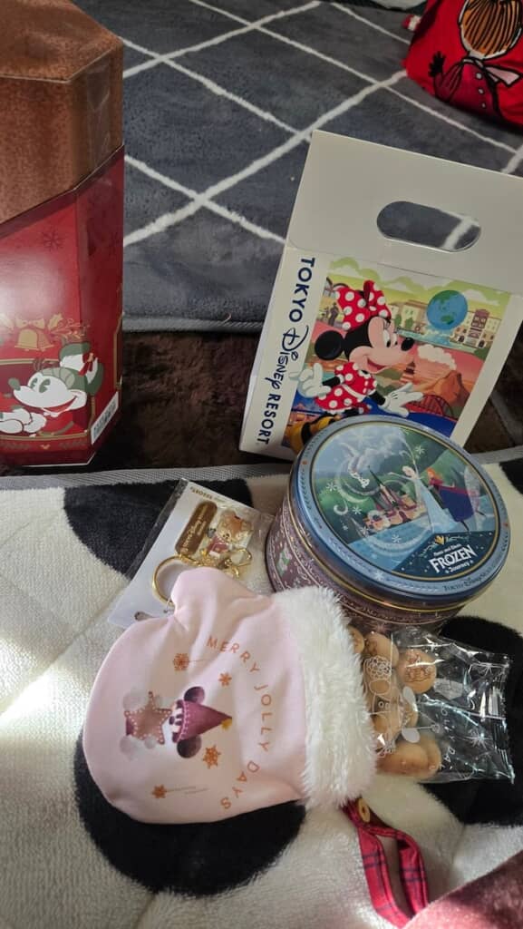 友人がディズニー土産でくれたのは……