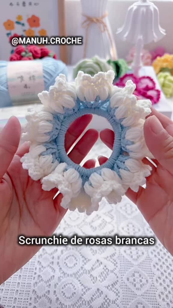 全体を写した華やかなシュシュの写真