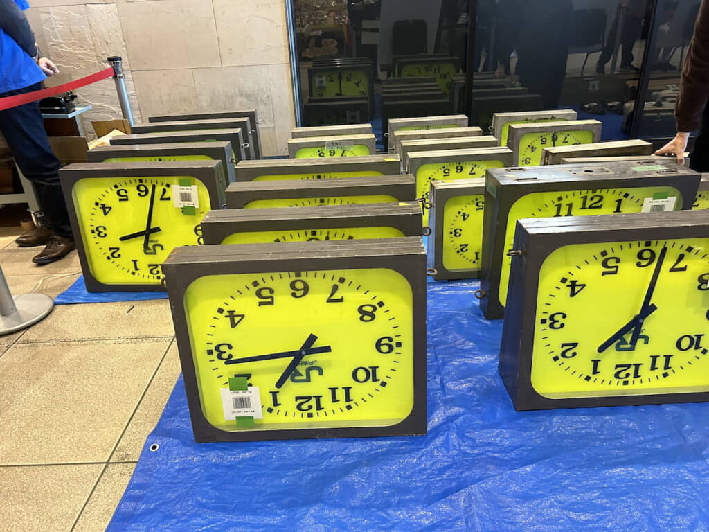 「このような鉄道古物は全国各地で開催される公式イベントなどで販売」