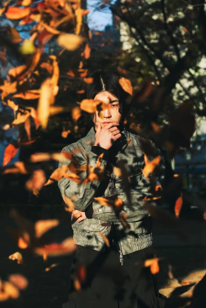 1枚目に比べて落ち葉の量が増加