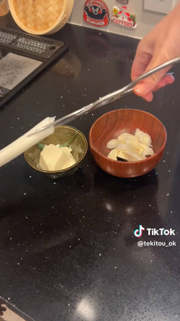 小鉢とみそ汁を同時に作る