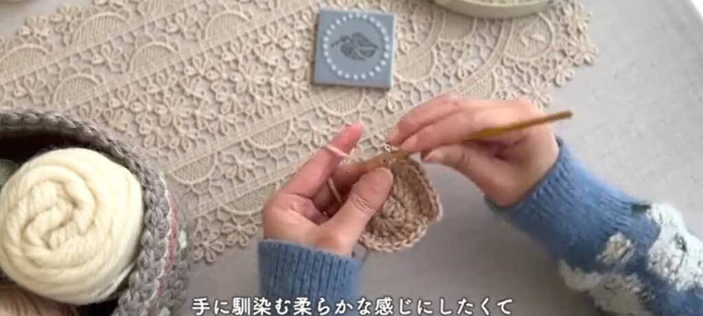 円形に編んでいきます