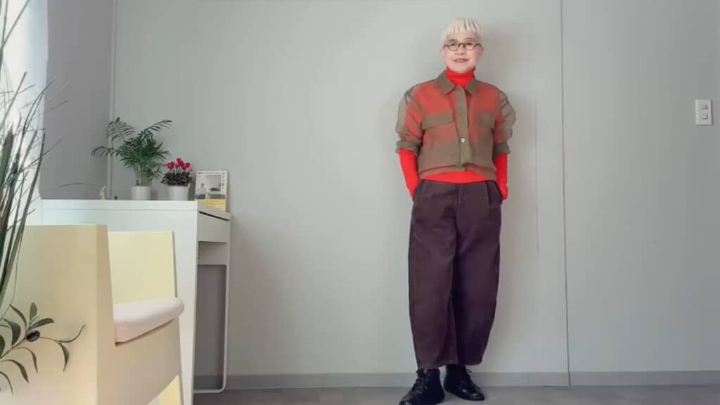 テンションが上がるブライトカラーコーデ