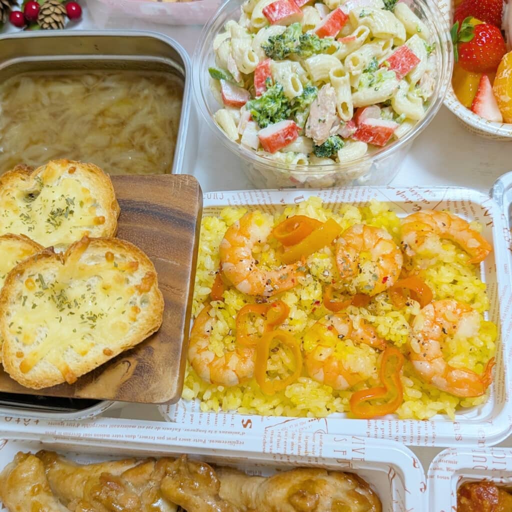 マカロニサラダやパエリア、オニオングラタンスープ用のバゲット