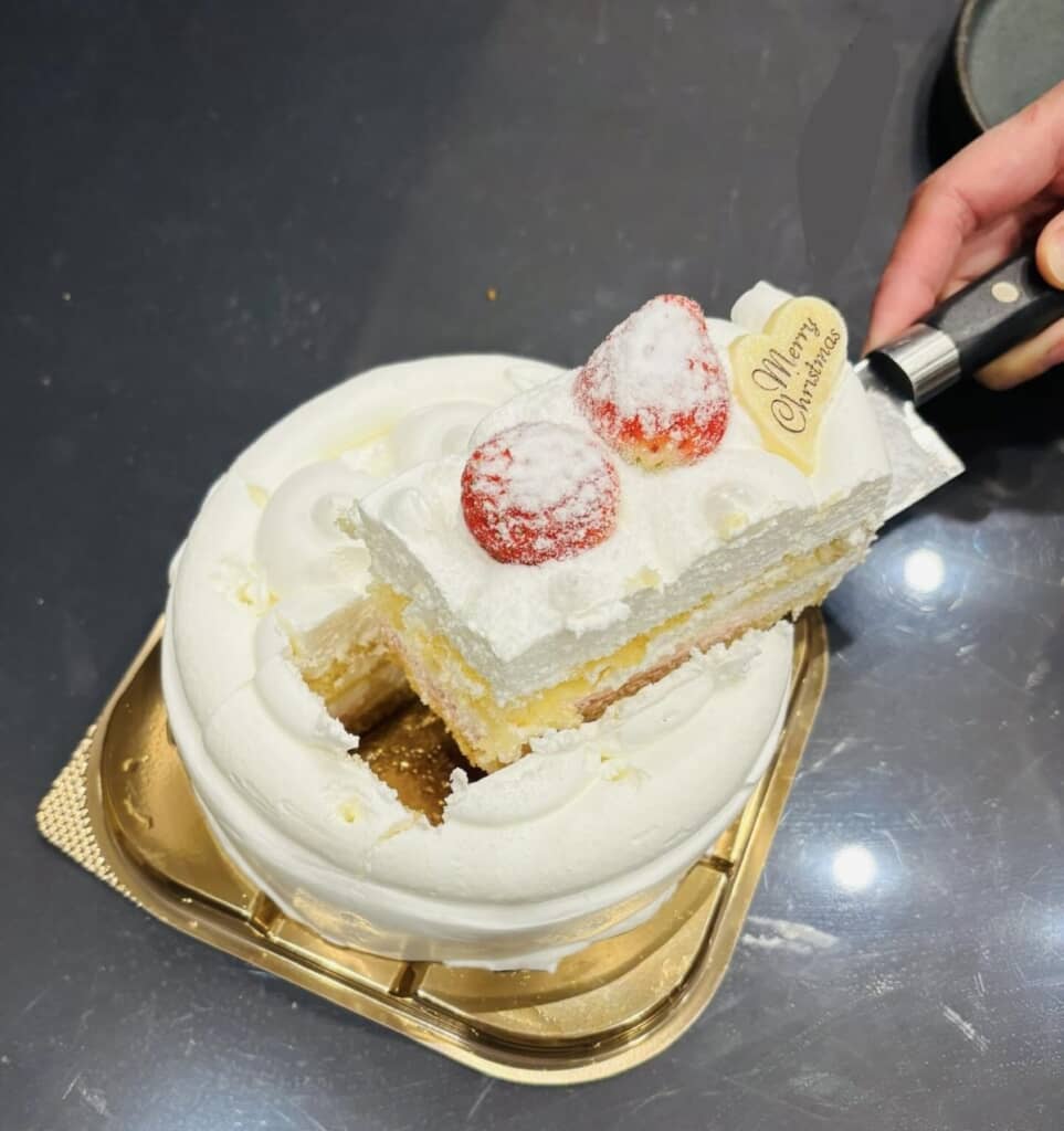 いちごとチョコプレートを狙ってくり抜きました