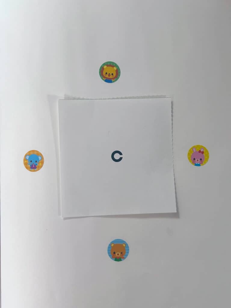 ドーナツとかわいい動物の絵なら3歳児でも分かりますね