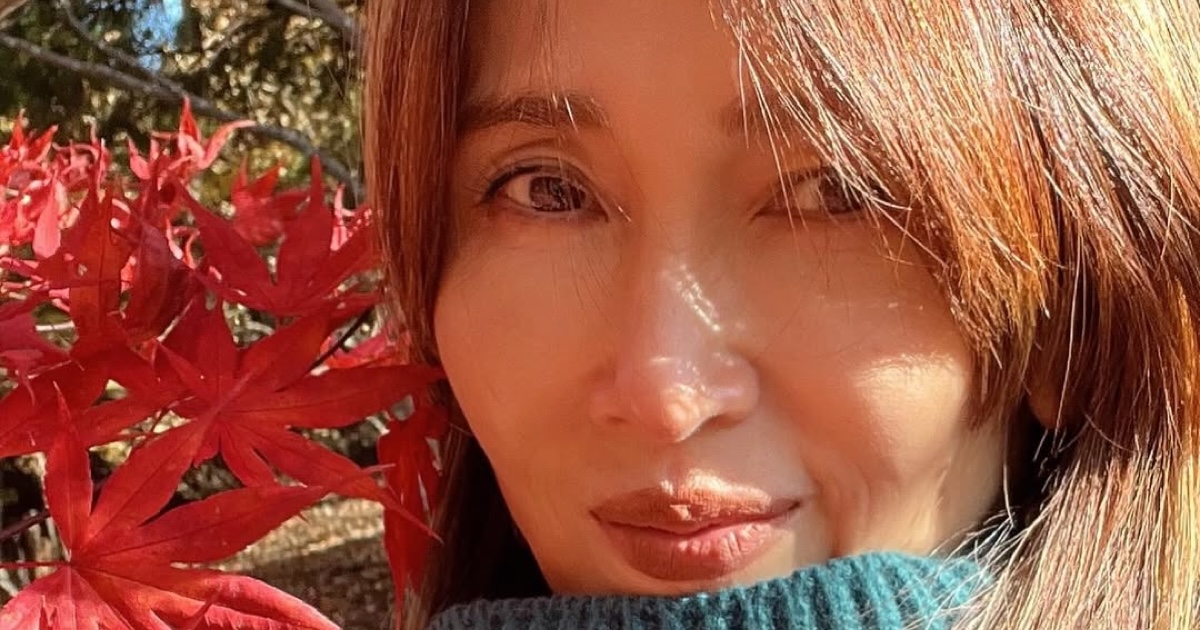 工藤静香、“木村家のクリスマス料理”を公開 夫・木村拓哉と2人きり? 豪華チキンやおそろい食器に「うっしっし」(1/2) | グルメ ねとらぼ