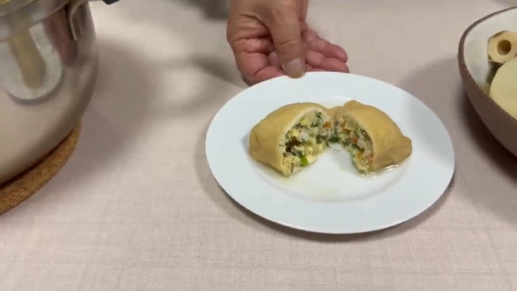 1つでいろんな食感が楽しめそうな五目きつね