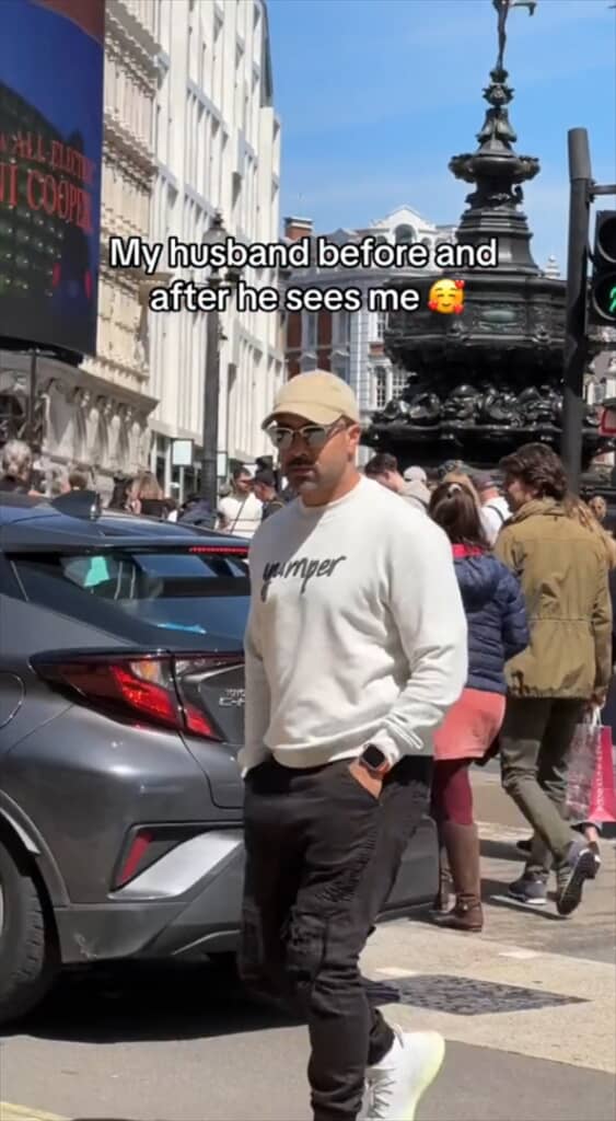 仏頂面の夫が妻を見つけた瞬間