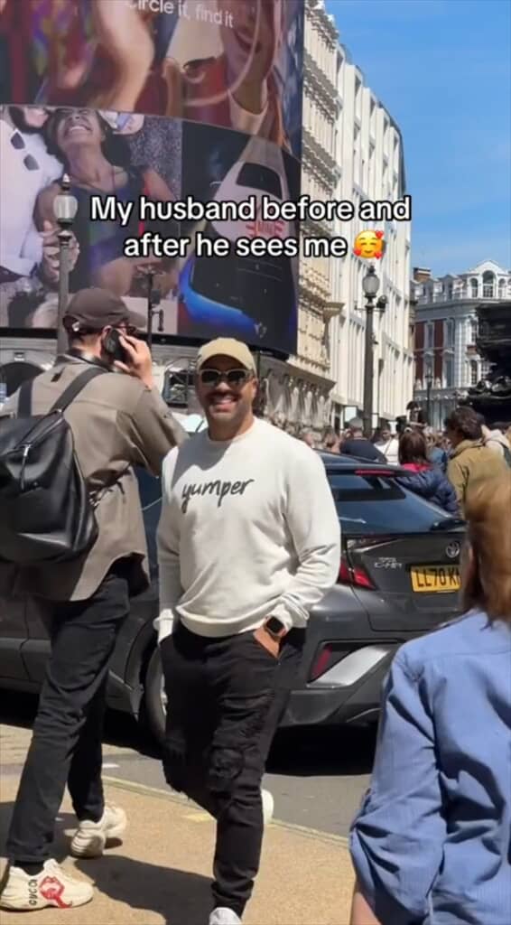 仏頂面の夫が妻を見つけた瞬間