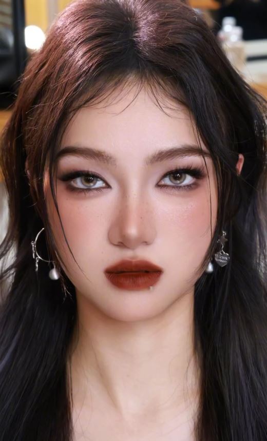 クールな妖艶美女に！